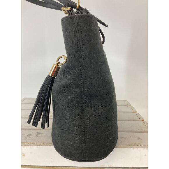 MICHAEL KORS, LARGE BLACK SIGNATURE CANVAS SHOULDER BAG - Picture 6 of 16